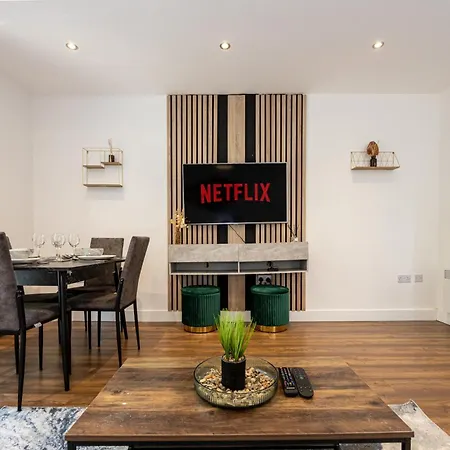 Luxury 2Br Apartment In Chorlton, Free Parking-3